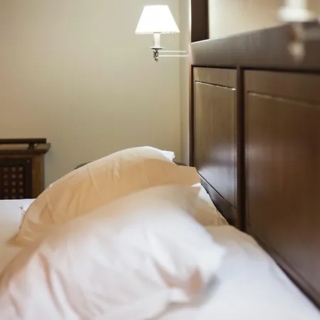 Hotel De 4*