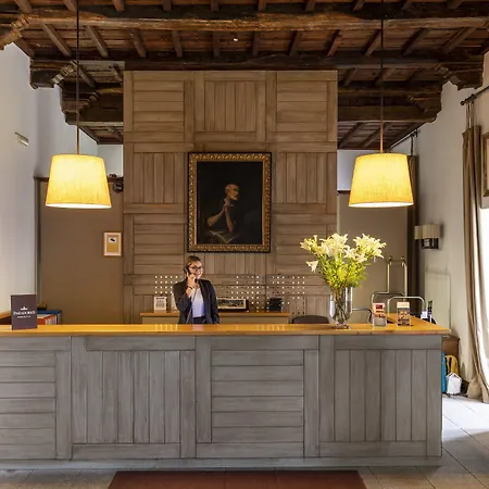 Hotel De 4*